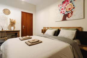 Floret Apartment